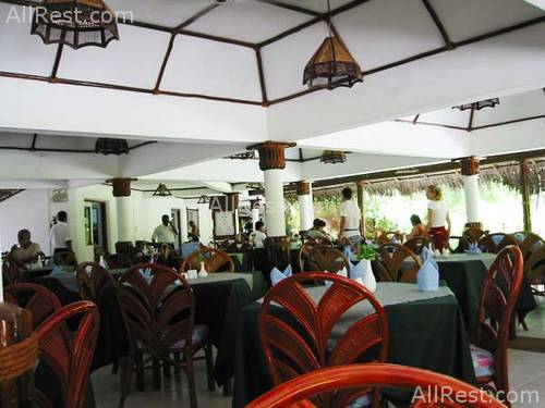 Validhu Island Resort 7